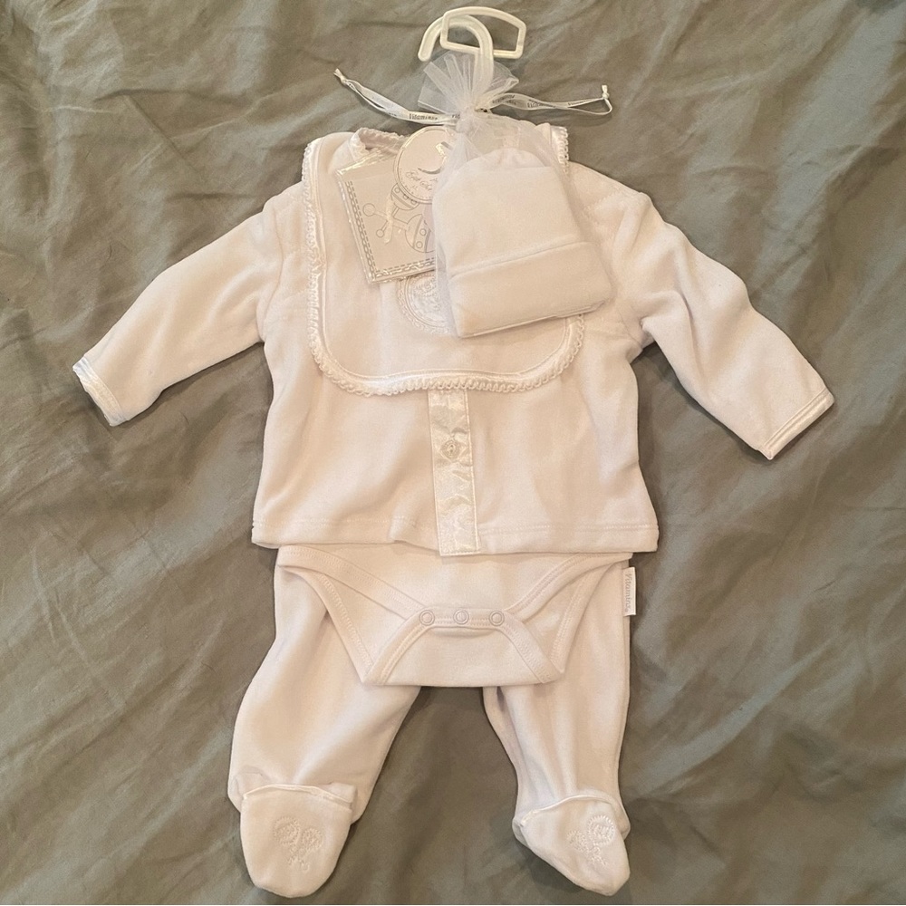 5pc gift set for baby - short sleeve onesie, pants, long sleeve shirt, bib, hat